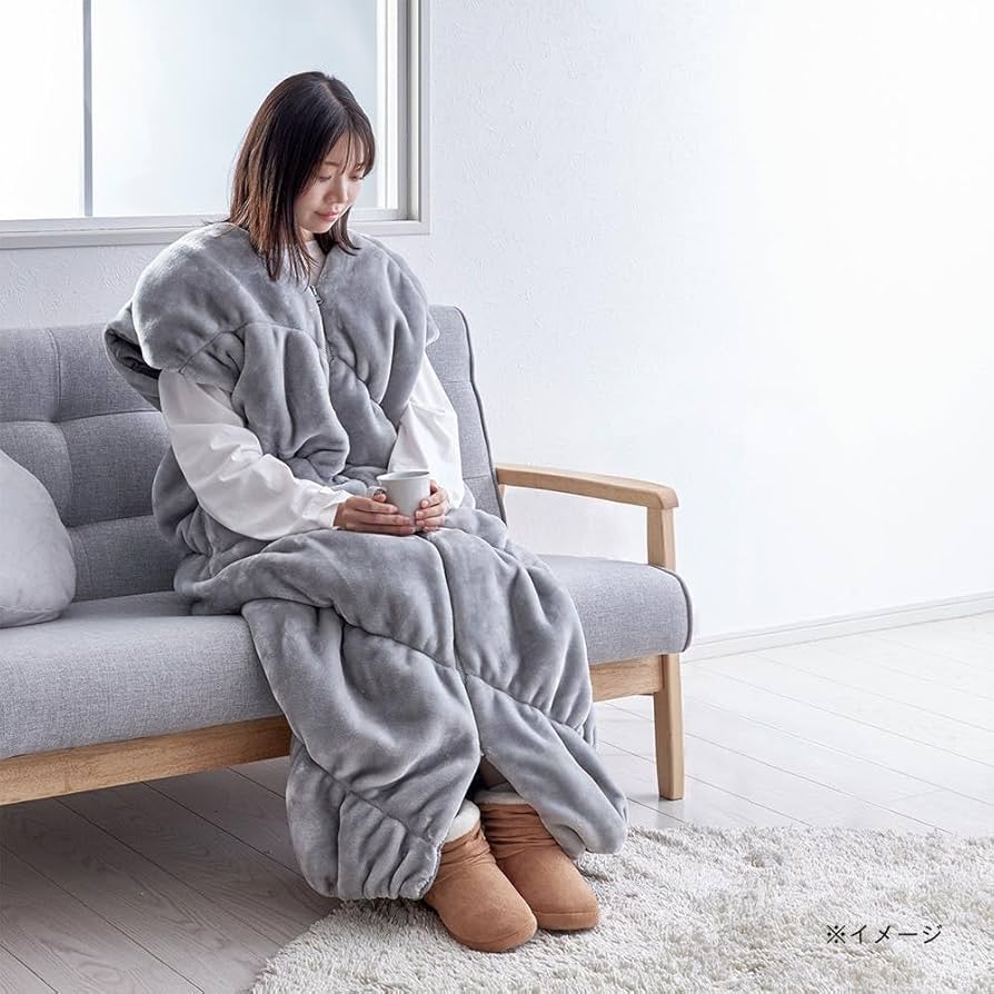 カインズ 着る毛布 リバーシブル ロング カインズ】「すぐにポカポカ」「3つ購入した」レビュー大絶賛の
